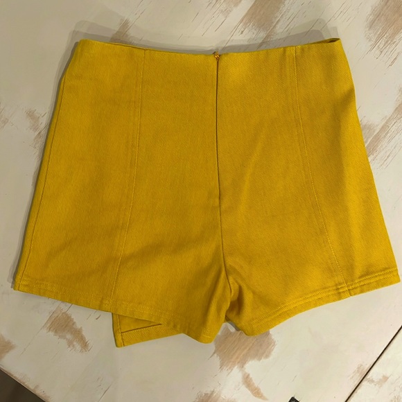 Vici Skort - 30% Off Bundles! - Picture 3 of 4